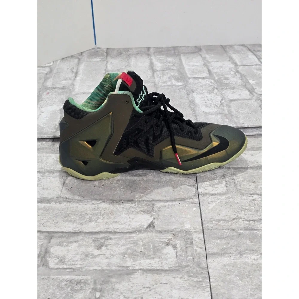 Nike lebron 11
